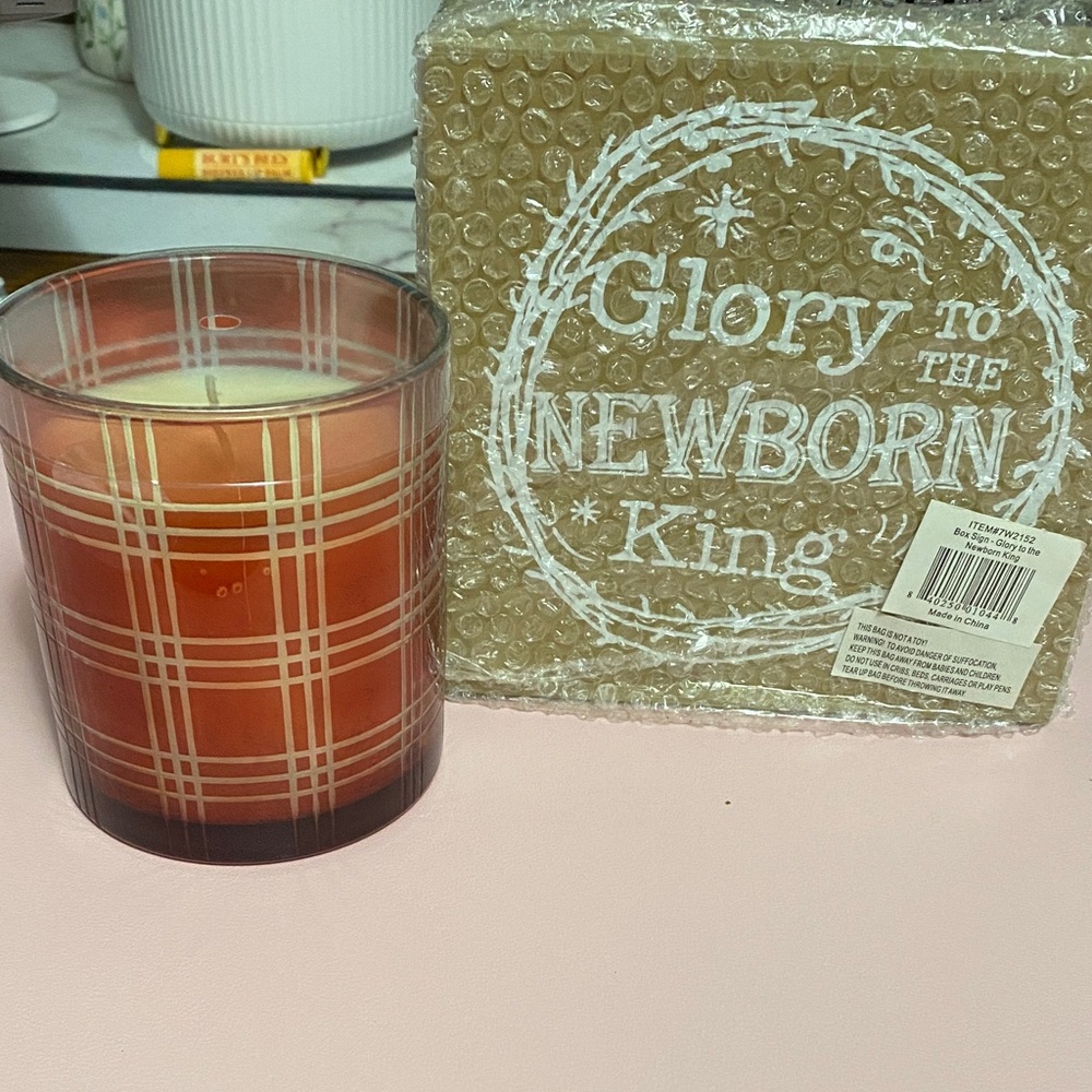 NWT Red Plaid Glass Candle & Box Sign